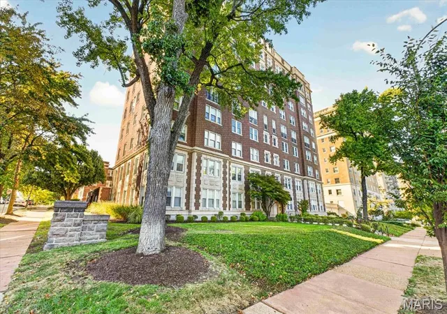 Photo 1 of Condo for sale at 725 S Skinker Blvd #1N, Saint Louis, MO 63105 | MLS# MIS26064634 | Listing updated on 2026-10-19