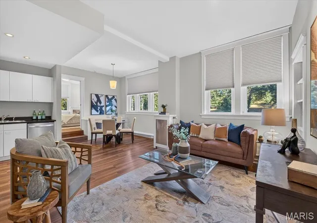 Photo 3 of Condo for sale at 725 S Skinker Blvd #1N, Saint Louis, MO 63105 | MLS# MIS26064634 | Listing updated on 2026-10-19
