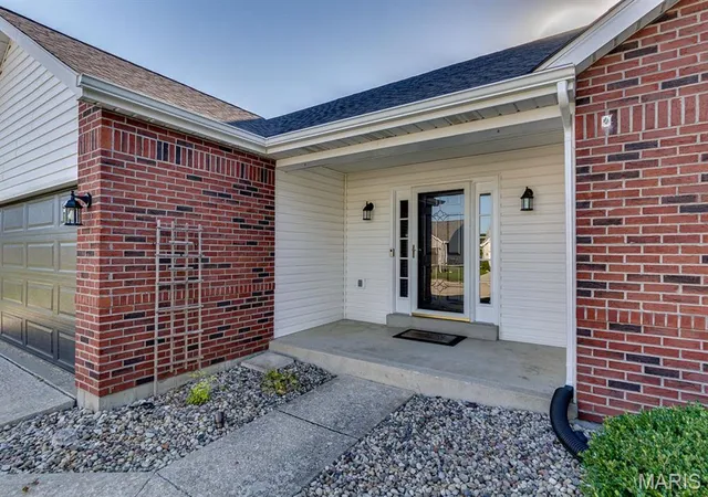 Photo 2 of Single family home for sale at 1448 Wood Hvn Dr, Saint Charles, MO 63304 | MLS# MIS26064637 | Listing updated on 2026-10-08
