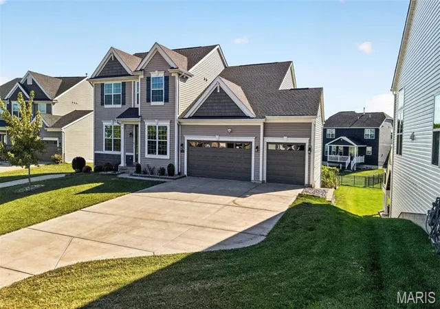 Photo 2 of Single family home for sale at 310 Claymoore Ct, O Fallon, MO 63368 | MLS# MIS26064640 | Listing updated on 2026-10-21