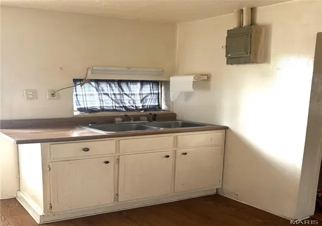 Photo 1 of Single family home for sale at 926 Chicago, Greenville, IL 62246 | MLS# MIS26064652 | Listing updated on 2026-10-30