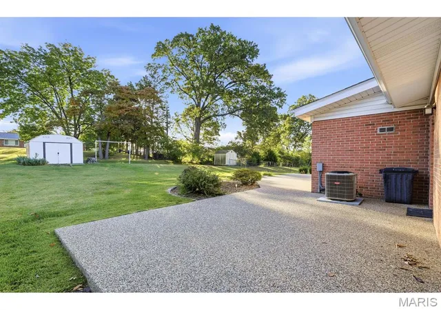 Photo 3 of Single family home for sale at 9480 Rosebay Dr, Saint Louis, MO 63126 | MLS# MIS26064657 | Listing updated on 2026-10-22