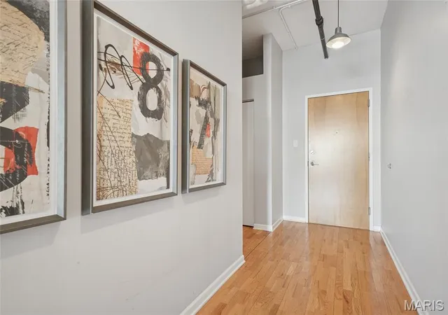 Photo 3 of Condo for sale at 1501 Locust St #1008, Saint Louis, MO 63103 | MLS# MIS26064660 | Listing updated on 2026-10-07