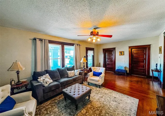 Photo 4 of Single family home for sale at 209 E Walnut, Shelbina, MO 63468 | MLS# MIS26064664 | Listing updated on 2026-10-20