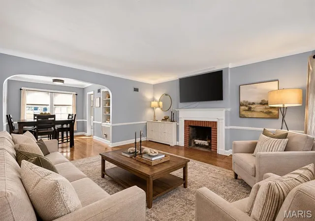 Photo 2 of Single family home for sale at 815 Blossom Ln, Saint Louis, MO 63119 | MLS# MIS26064669 | Listing updated on 2026-10-19