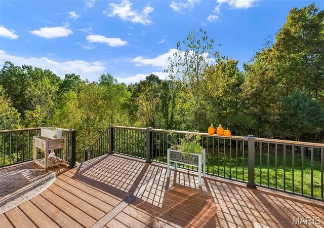 Photo 2 of Single family home for sale at 692 Winding Blfs Dr, Fenton, MO 63026 | MLS# MIS26064676 | Listing updated on 2026-10-28