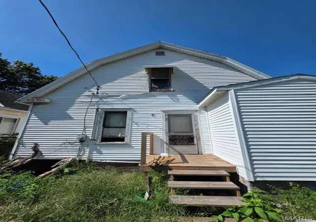 Photo 2 of Single family home for sale at 1910 North 9th, Springfield, IL 62702 | MLS# MIS26064683 | Listing updated on 2026-10-20