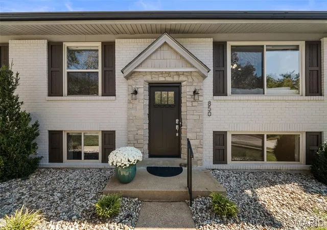 Photo 2 of Single family home for sale at 850 Hanna Rd, Manchester, MO 63021 | MLS# MIS26064685 | Listing updated on 2026-10-08