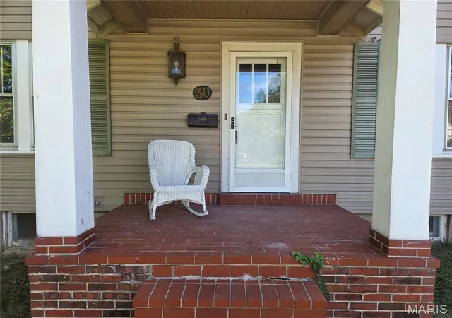 Photo 1 of Single family home for sale at 30 Royal Ave, Saint Louis, MO 63135 | MLS# MIS26064693 | Listing updated on 2026-10-07