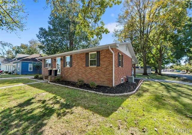 Photo 3 of Single family home for sale at 330 Gray Ave, Chaffee, MO 63740 | MLS# MIS26064696 | Listing updated on 2026-10-07