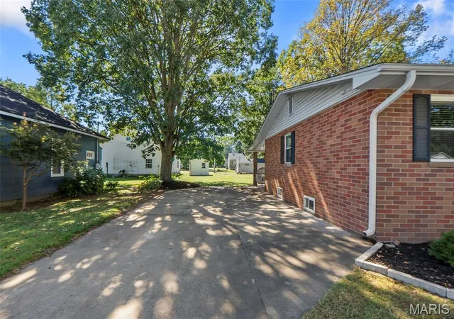 Photo 4 of Single family home for sale at 330 Gray Ave, Chaffee, MO 63740 | MLS# MIS26064696 | Listing updated on 2026-10-07