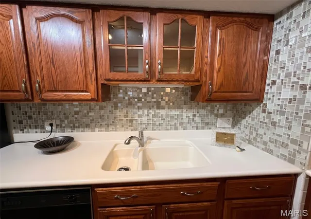 Photo 4 of Townhouse for sale at 2029 Silent Spring Dr, Maryland Heights, MO 63043 | MLS# MIS26064704 | Listing updated on 2026-10-08