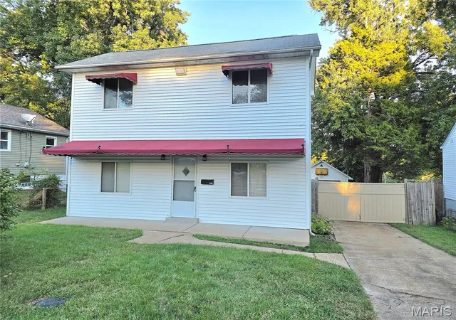 Single family home for sale at 7816 Delmont St, Saint Louis, MO 63123 | MLS# MIS26064706