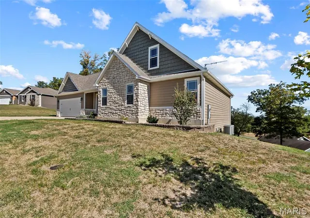 Photo 1 of Single family home for sale at 40 Ridgeway Dr, Benton, MO 63736 | MLS# MIS26064710 | Listing updated on 2026-10-07
