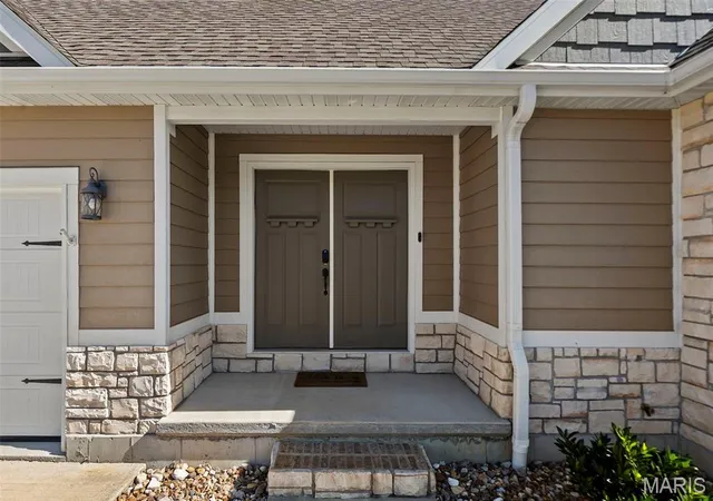 Photo 3 of Single family home for sale at 40 Ridgeway Dr, Benton, MO 63736 | MLS# MIS26064710 | Listing updated on 2026-10-07