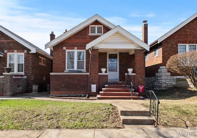 Photo 1 of Single family home for sale at 4726 Eichelberger St, Saint Louis, MO 63116 | MLS# MIS26064711 | Listing updated on 2026-10-08