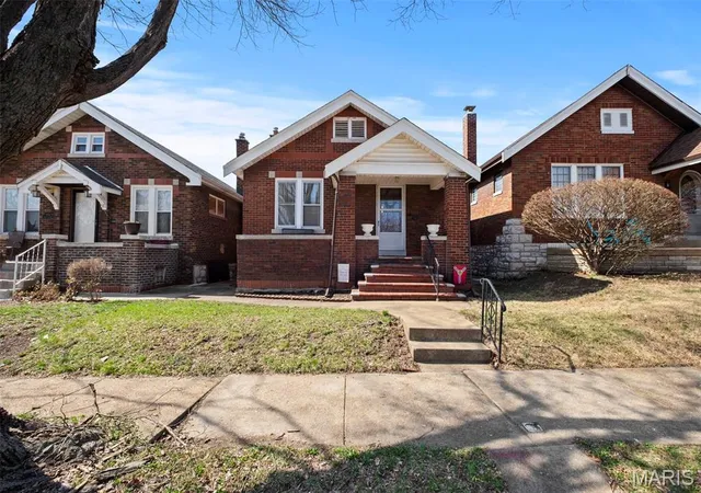 Photo 2 of Single family home for sale at 4726 Eichelberger St, Saint Louis, MO 63116 | MLS# MIS26064711 | Listing updated on 2026-10-08