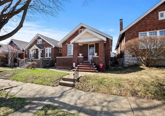 Photo 3 of Single family home for sale at 4726 Eichelberger St, Saint Louis, MO 63116 | MLS# MIS26064711 | Listing updated on 2026-10-08