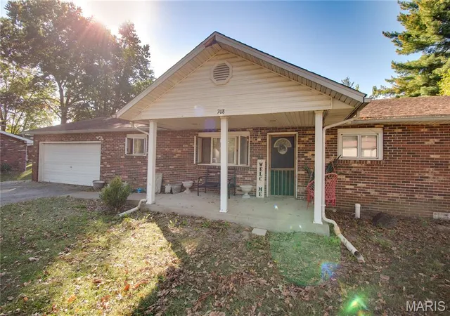 Photo 4 of Single family home for sale at 708 E John St, Bunker Hill, IL 62014 | MLS# MIS26064713 | Listing updated on 2026-10-09