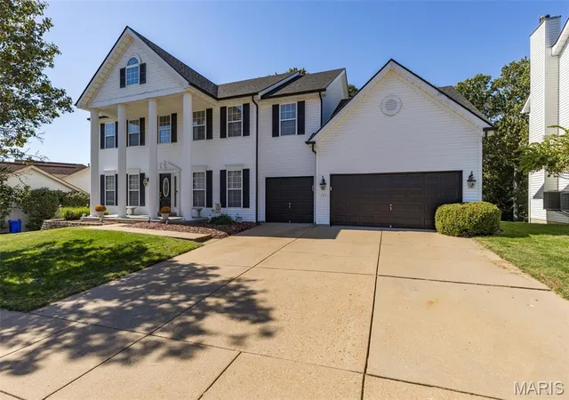 Photo 1 of Sale Pending at 751 Grandview Ridge Ct, Eureka, MO 63025 | MLS# MIS26064721 | Listing updated on 2026-10-17
