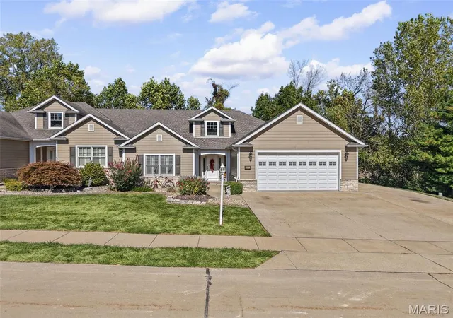 Condo for sale at 1808 Sycamore Hl Dr, Godfrey, IL 62035 | MLS# MIS26064730