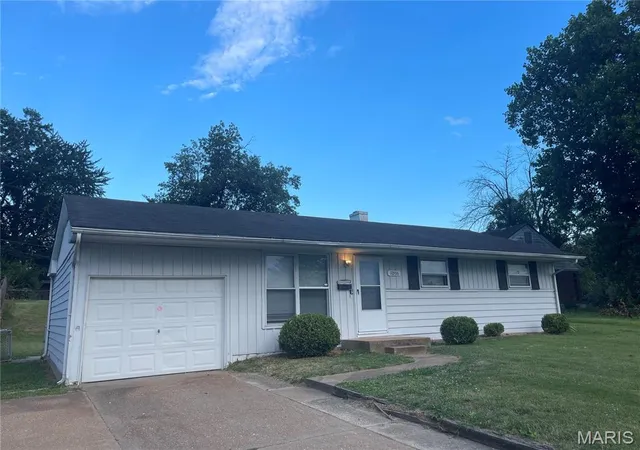 Photo 1 of Single family home for sale at 10506 Spring Garden Dr, Saint Louis, MO 63137 | MLS# MIS26064734 | Listing updated on 2026-10-09