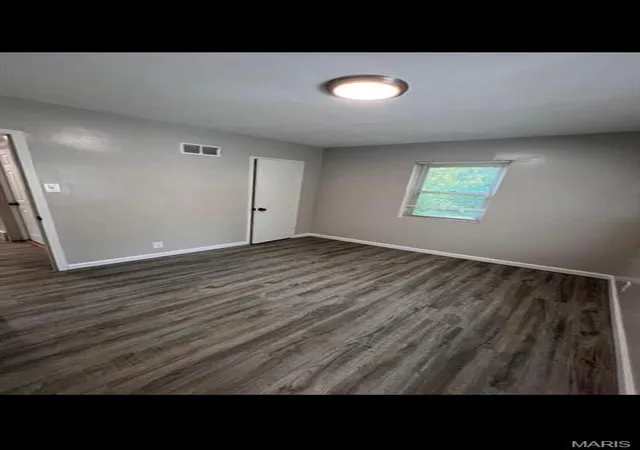 Photo 3 of Single family home for sale at 1965 Park Ln, Saint Louis, MO 63136 | MLS# MIS26064735 | Listing updated on 2026-10-09
