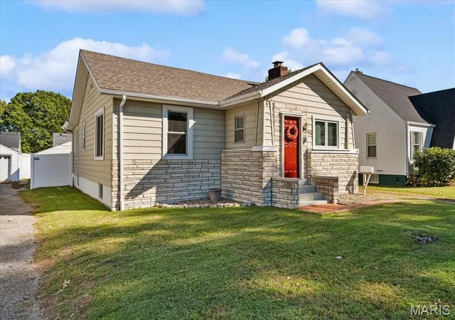 Single family home for sale at 606 S Vine St, O Fallon, IL 62269 | MLS# MIS26064738