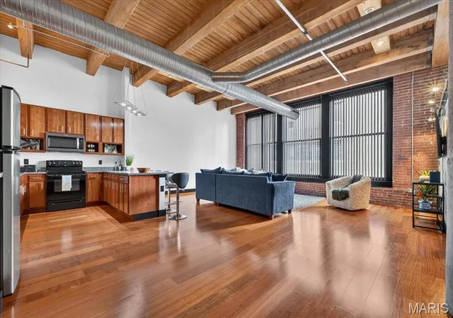 Photo 2 of Condo for sale at 1113 Washington Ave #318, Saint Louis, MO 63101 | MLS# MIS26064753 | Listing updated on 2026-10-09
