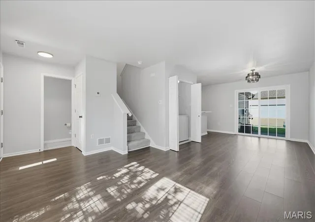 Photo 3 of Townhouse for sale at 300 Montclair Tower Dr, Saint Charles, MO 63303 | MLS# MIS26064758 | Listing updated on 2026-10-09
