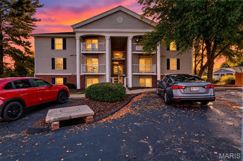 Listing Photo 2 - Condo for sale in 12818 Portulaca Dr located at 12818 Portulaca Dr, St. Louis, MO 63146 - Unit 12818 Portulaca Dr