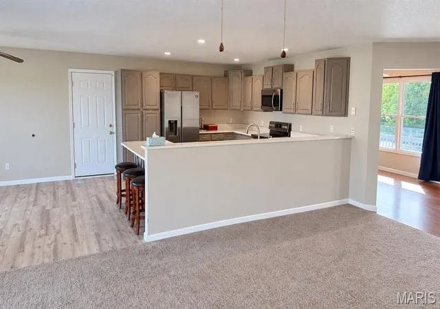 Photo 3 of Single family home for sale at 886 Whispering Hills Dr, Lebanon, IL 62254 | MLS# MIS26064762 | Listing updated on 2026-10-09