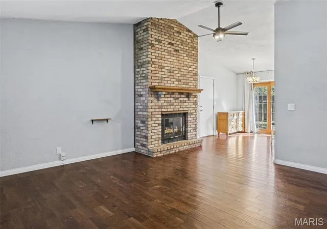 Photo 4 of Single family home for sale at 526 Bluestem Ct, Troy, IL 62294 | MLS# MIS26064765 | Listing updated on 2026-10-08