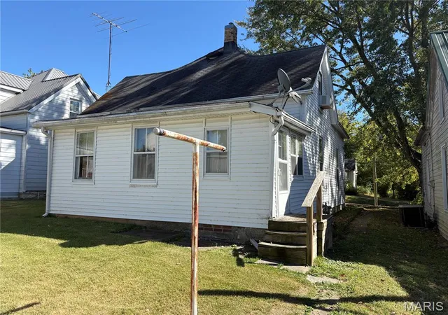 Photo 4 of Sale Pending at 811 Valley St, Chester, IL 62233 | MLS# MIS26064767 | Listing updated on 2026-10-09