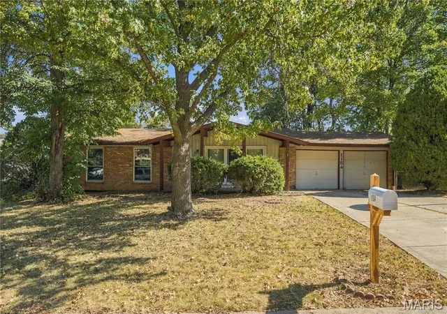 Photo 1 of Single family home for sale at 1154 King Carey Dr, Saint Louis, MO 63146 | MLS# MIS26064770 | Listing updated on 2026-10-19