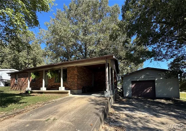 Photo 2 of Single family home for sale at 62 County Rd 481, Poplar Bluff, MO 63901 | MLS# MIS26064789 | Listing updated on 2026-10-07