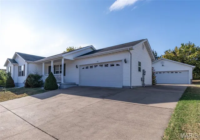 Photo 1 of Single family home for sale at 105 Ray Lee Dr, Park Hills, MO 63601 | MLS# MIS26064792 | Listing updated on 2026-10-18