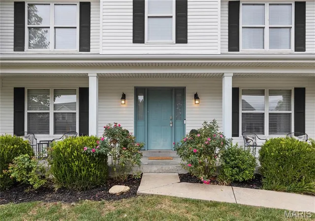 Photo 3 of Single family home for sale at 838 Emerald Pl Dr, Saint Charles, MO 63304 | MLS# MIS26064798 | Listing updated on 2026-10-20