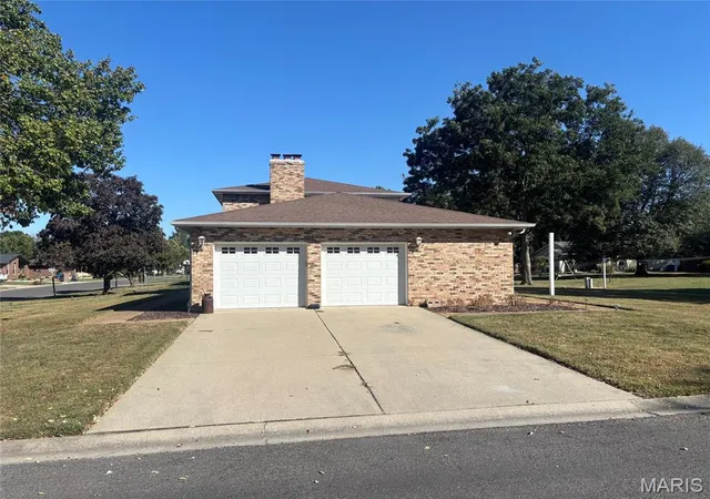 Photo 2 of Single family home for sale at 660 West 3rd, Trenton, IL 62293 | MLS# MIS26064800 | Listing updated on 2026-10-07