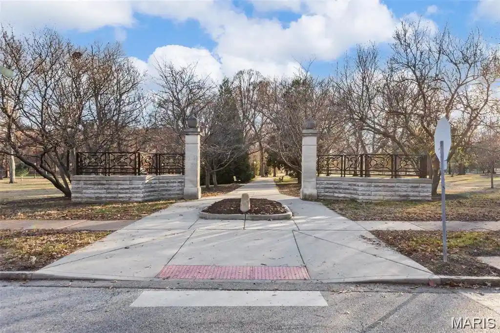 Listing Photo 13 - Condo for sale in 4101 Magnolia Ave located at 4101 Magnolia Ave, St. Louis, MO 63110 - Unit #204