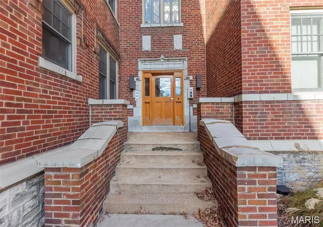 Photo 2 of Condo for sale at 4101 Magnolia Ave #204, Saint Louis, MO 63110 | MLS# MIS26064804 | Listing updated on 2026-10-19