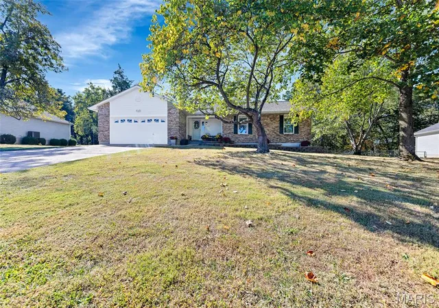 Photo 3 of Single family home for sale at 2264 Pine Lake Loop, Gray Summit, MO 63039 | MLS# MIS26064817 | Listing updated on 2026-10-22