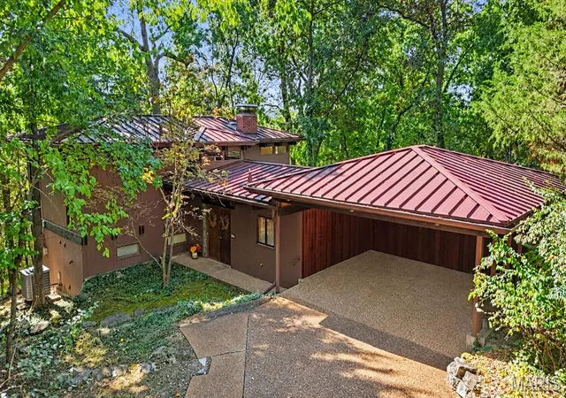 Photo 1 of Single family home for sale at 120 Glenwood Dr, Fenton, MO 63026 | MLS# MIS26064818 | Listing updated on 2026-10-09