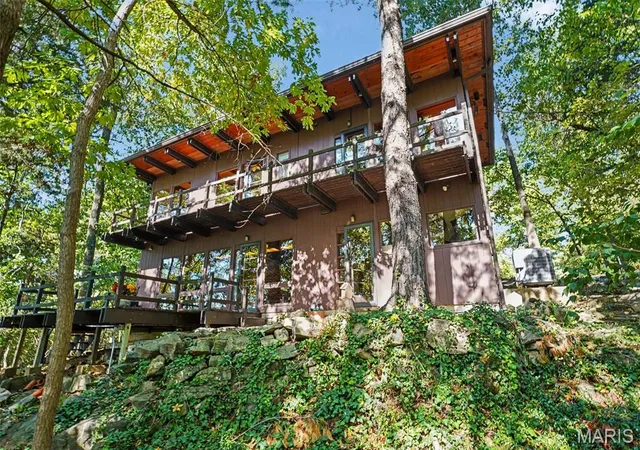 Photo 2 of Single family home for sale at 120 Glenwood Dr, Fenton, MO 63026 | MLS# MIS26064818 | Listing updated on 2026-10-08