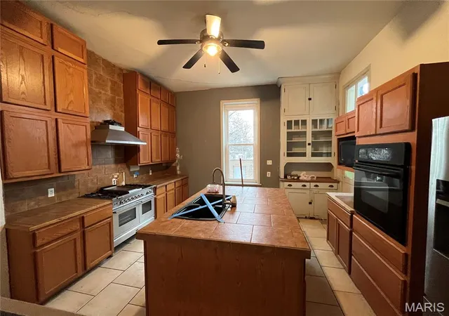 Photo 4 of Single family home for sale at 2813 Meramec St, Saint Louis, MO 63118 | MLS# MIS26064824 | Listing updated on 2026-10-08