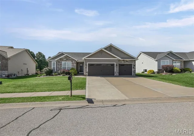 Single family home for sale at 2146 Tuscany Ridge Ct, Maryville, IL 62062 | MLS# MIS26064829
