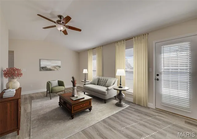 Photo 3 of Single family home for sale at 562 Oak St, Farmington, MO 63640 | MLS# MIS26064831 | Listing updated on 2026-10-09