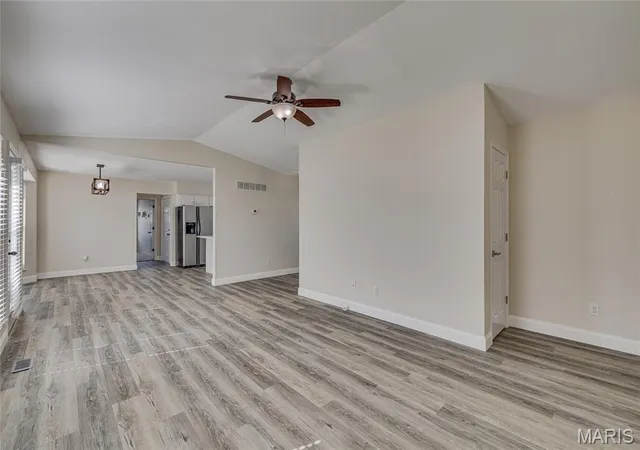 Photo 4 of Single family home for sale at 562 Oak St, Farmington, MO 63640 | MLS# MIS26064831 | Listing updated on 2026-10-09
