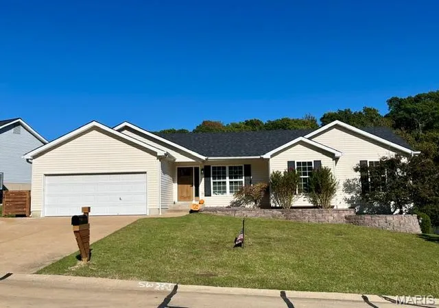 Photo 1 of Single family home for sale at 2386 Fairway Dr, High Ridge, MO 63049 | MLS# MIS26064838 | Listing updated on 2026-10-11