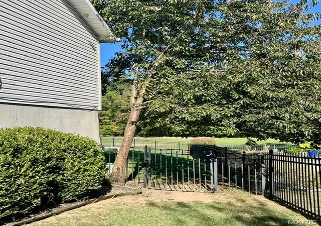 Photo 2 of Single family home for sale at 2386 Fairway Dr, High Ridge, MO 63049 | MLS# MIS26064838 | Listing updated on 2026-10-11